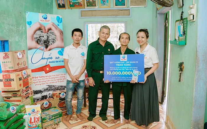 Hình ảnh người chơi xổ số đang suy nghĩ chiến thuật, với các con số may mắn