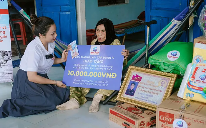 Hình ảnh đội ngũ hỗ trợ khách hàng chuyên nghiệp tại bắn cá online vip sẵn sàng phục vụ 24/7